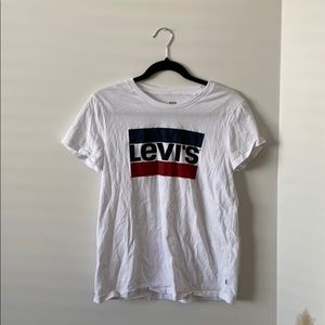 Levi’s T-shirt